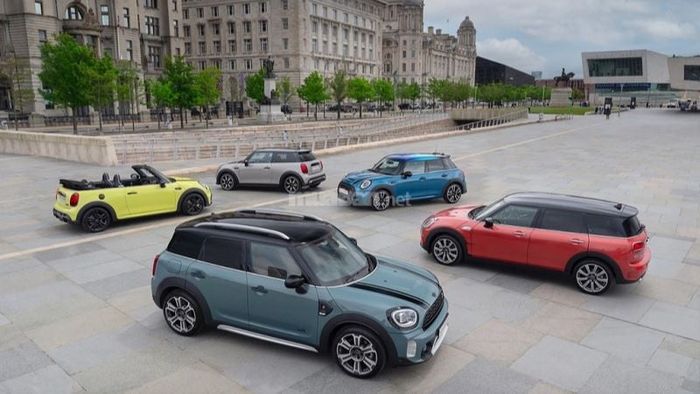 Mini Cooper được mua lại bởi BMW (Đức) vào năm 1966