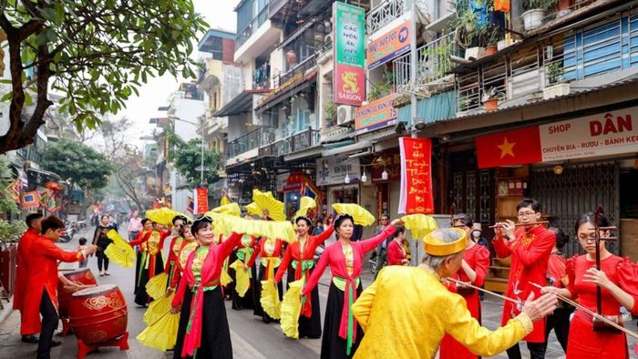 Lễ hội đền Bạch Mã tại Nghệ An