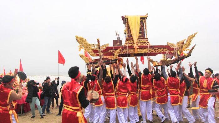 Lễ hội đền Cờn tại Nghệ An, một trong những sự kiện lớn và nổi bật của vùng đất này