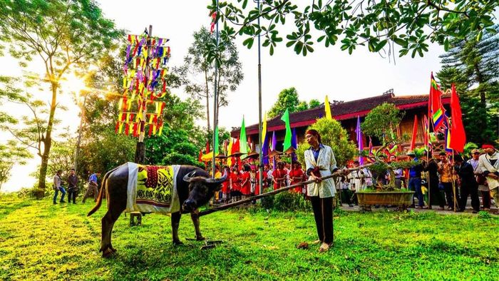Lễ hội đền Chín Gian ở Nghệ An