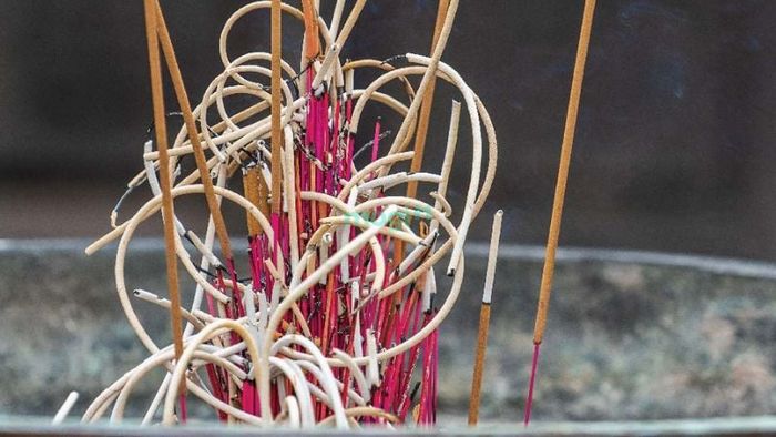 Tàn nhang cong không quyết định đến số mệnh gia đạo