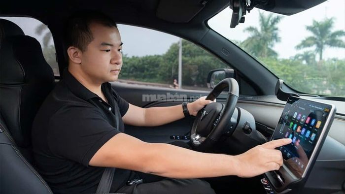 VinFast VF6 được trang bị nhiều hệ thống tiên tiến để đảm bảo sự an toàn tối đa cho người lái trong mọi tình huống.