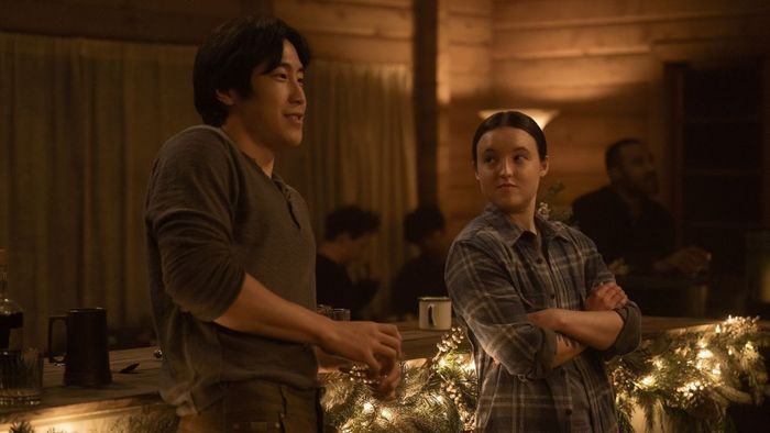 Young Mazino và Bella Ramsey trong The Last of Us
