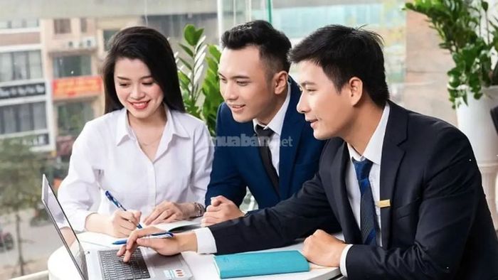 Chuyên viên là ai và mức lương của chuyên viên hiện tại có gì thay đổi?
