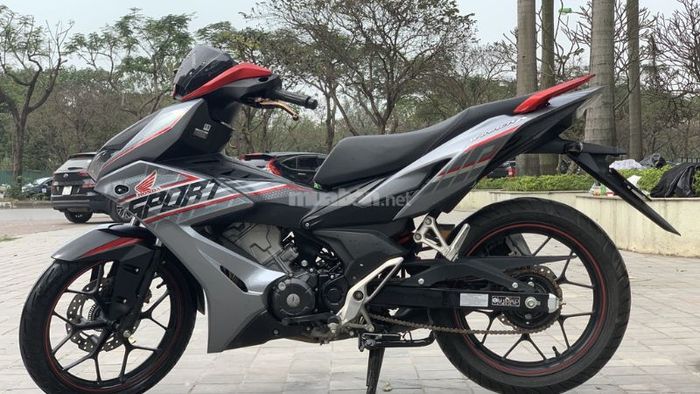 Trước khi quyết định mua xe cũ, bạn nên kiểm tra thật kỹ để tránh mua phải xe gặp vấn đề về động cơ hay các bộ phận khác.