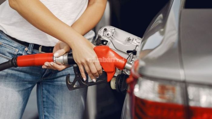 Hãy đổ xăng tại các trạm có uy tín để đảm bảo chất lượng nhiên liệu.