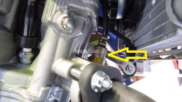 Lỗi hệ thống phun xăng điện tử (FI) có thể là nguyên nhân khiến xe bị hụt ga khi tăng tốc.