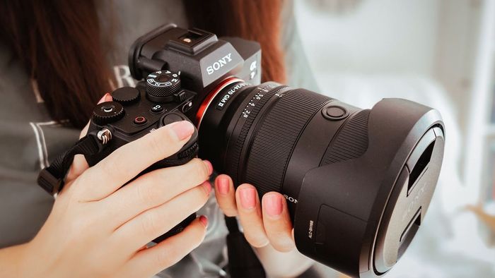 Mẹo hạn chế trầy xước ống kính máy ảnh hiệu quả