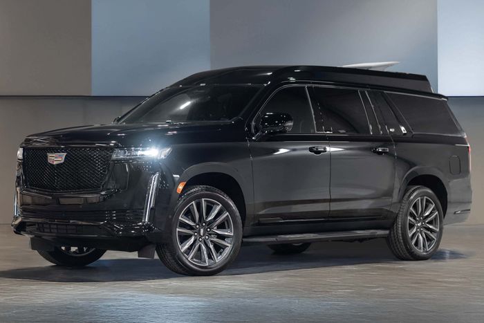 this-armored-escalade-protects-you-from-rifles-and-grenades-while-you-watch-tiktok-252037_1.jpg