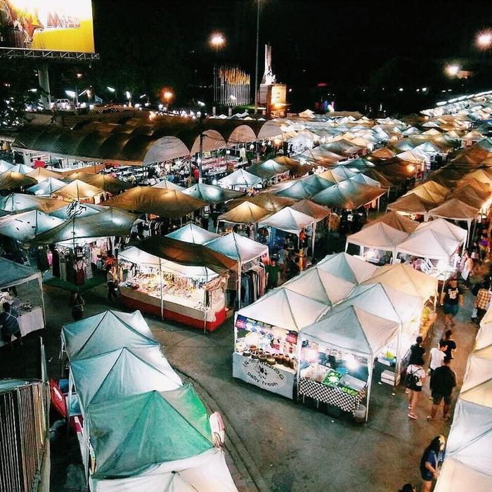 Khám phá các khu chợ đêm sầm uất nhất Bangkok