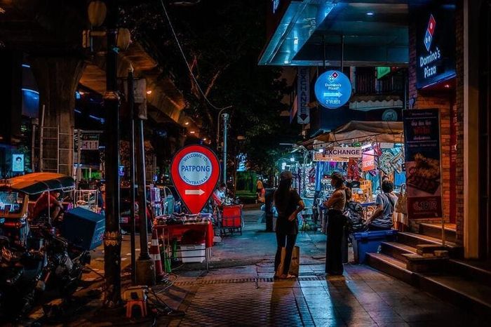 Khám phá những khu chợ đêm nổi tiếng nhất Bangkok