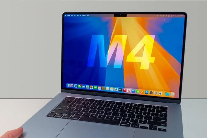 Sử dụng tính năng Trung tâm Màn hình trong cuộc gọi video trên MacBook Air M4 - 8