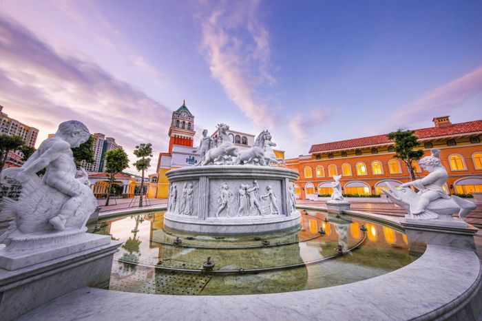 Khám phá điểm check-in tại Thị trấn Hoàng hôn Sunset Town Phú Quốc 8