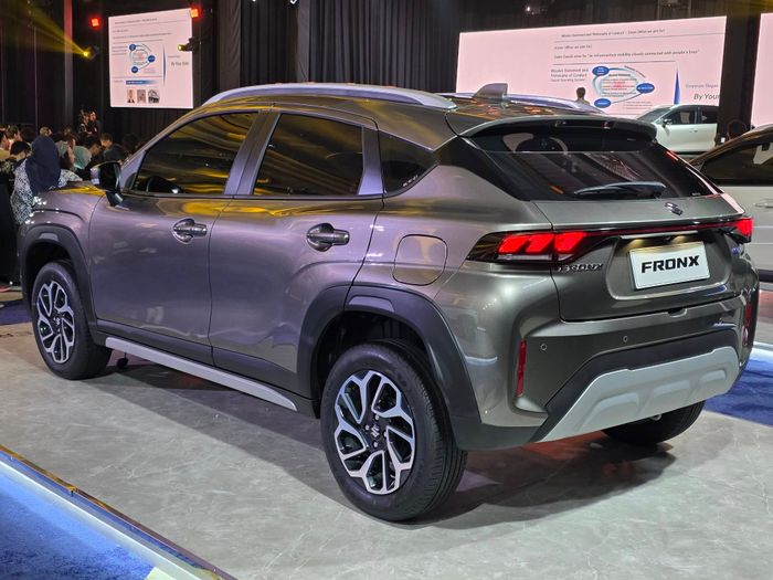 Suzuki FRONX 2.jpg
