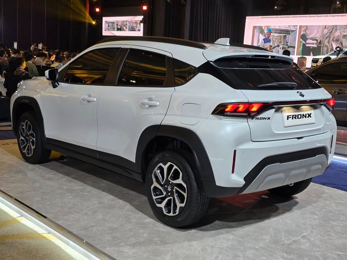 Suzuki FRONX 7.jpg