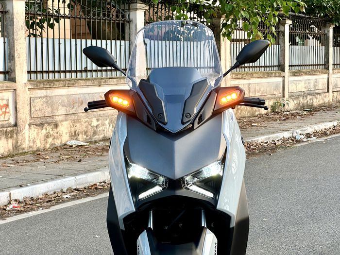 Yamaha XMAX 300 (12).jpg