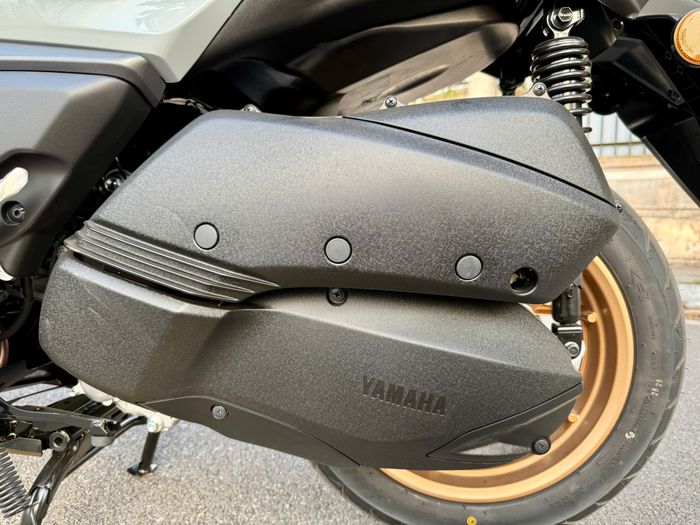 Yamaha XMAX 300 (6).jpg