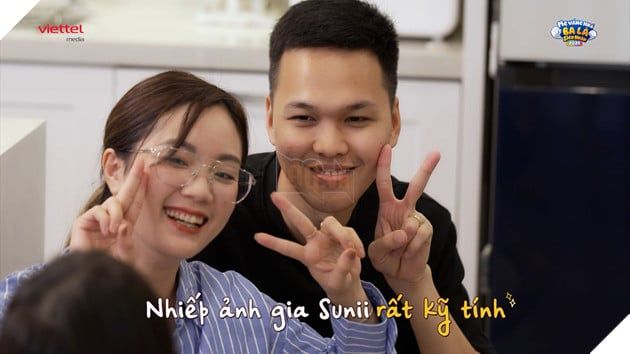 “Huyền Thoại Đế Chế” Chim Sẻ Đi Nắng khéo léo nịnh vợ trên sóng truyền hình, khoe cô con gái 3 tuổi cực kỳ đáng yêu.
