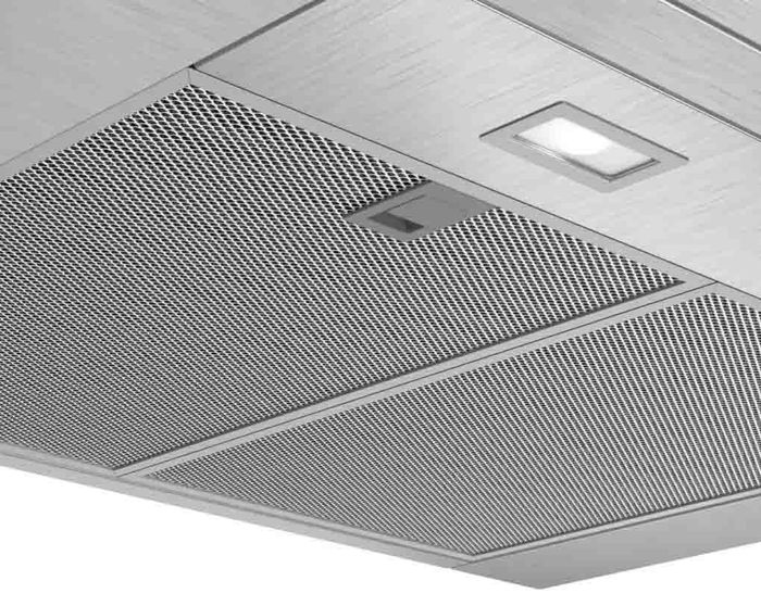 Bộ lọc nhôm tích hợp trên máy hút mùi Bosch DWB77CM50