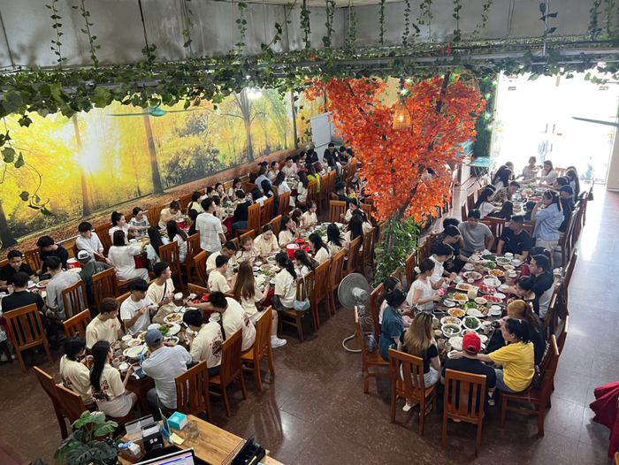 nha hang hai san ngon quang Ninh.png