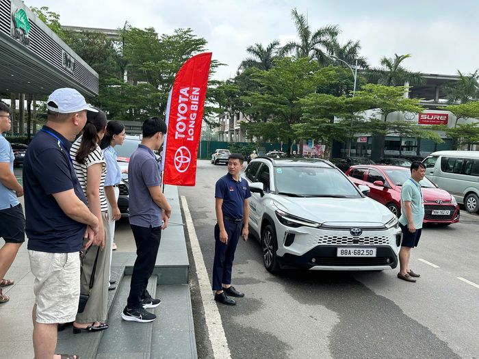 corolla-cross.jpg