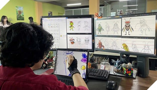 Đạo diễn Mai Phương phác thảo bản 2D một số nhân vật.