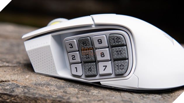 Scimitar Elite Wireless SE được trang bị 16 nút, trong đó có 12 nút nằm bên trái