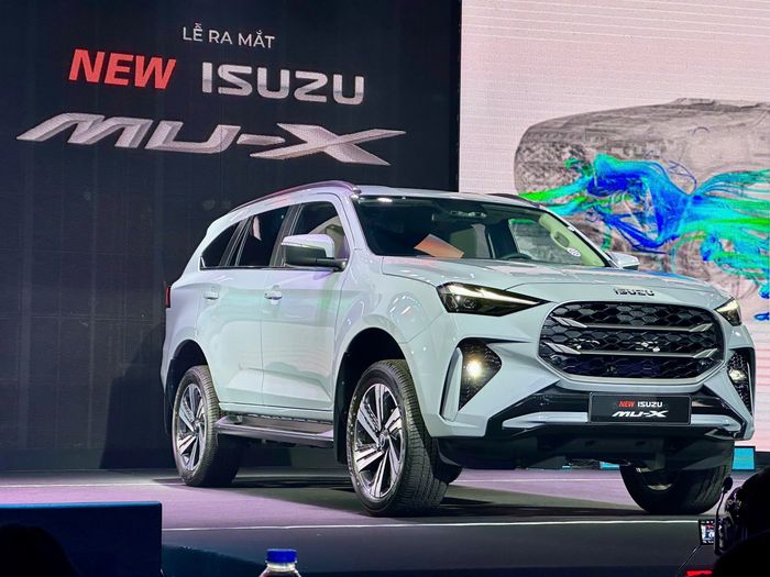 Isuzu mu-X 2025-1.jpg