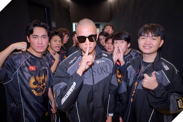 TK Nguyen hân hoan mừng chiến thắng của GAM Esports