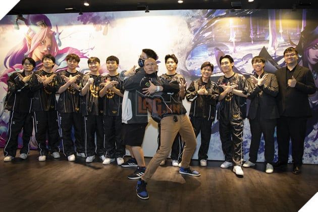 Người hâm mộ có cơ hội chụp hình cùng GAM Esports và anh TK Nguyễn