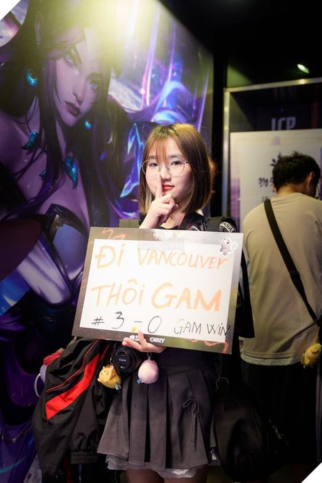 Huyền Trang đã gửi những lời động viên đầy sức mạnh đến GAM Esports và Kiaya.