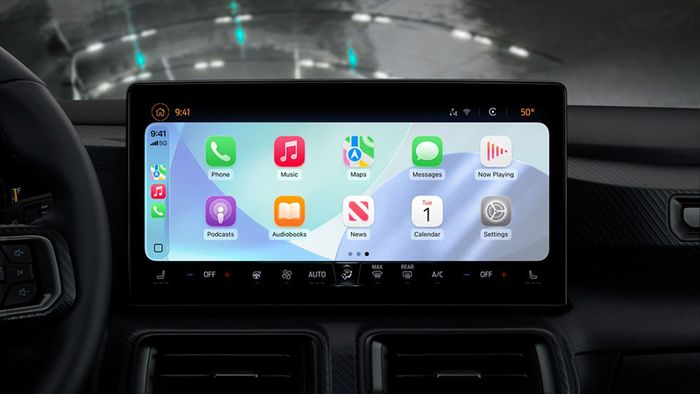 iOS 26 mang đến những cải tiến cho CarPlay. Ảnh: Apple.com