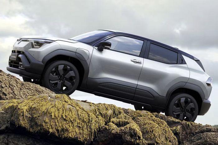 Suzuki e VITARA 6.jpg