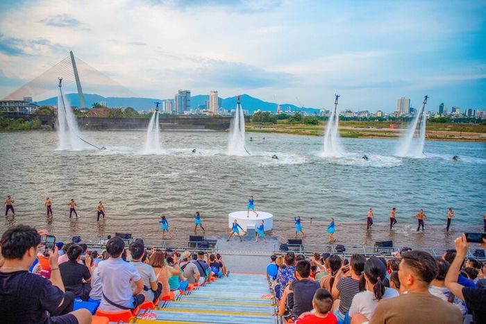Da Nang Downtown, tổ hợp vui chơi giải trí đẳng cấp bên bờ sông Hàn, mang đến những trải nghiệm đầy thú vị và mới lạ.