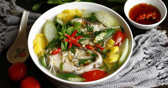 cach-nau-canh-chua