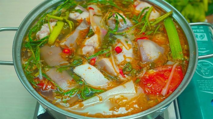 cach-nau-canh-chua-4