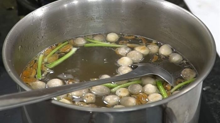 cach-nau-banh-canh-ca-loc-3