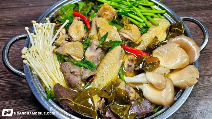 5-cach-nau-lau-ga-chua-cay-thom-ngon-cho-ngay-mua-lanh-10
