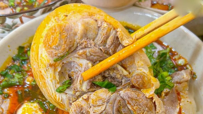cach-nau-bun-bo-Hue-3