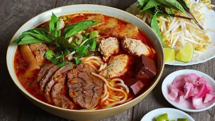 cach-nau-bun-bo-Hue-4
