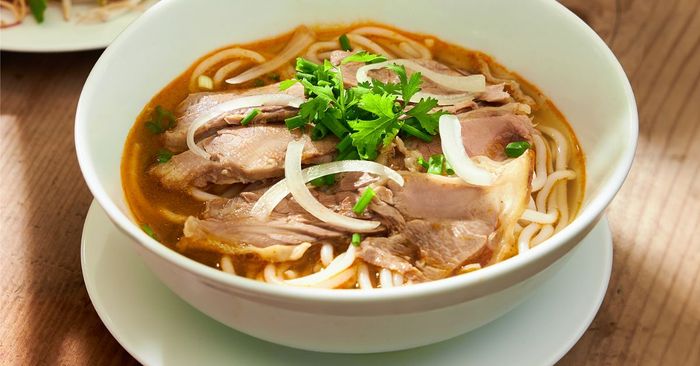 cach-nau-bun-bo-Hue