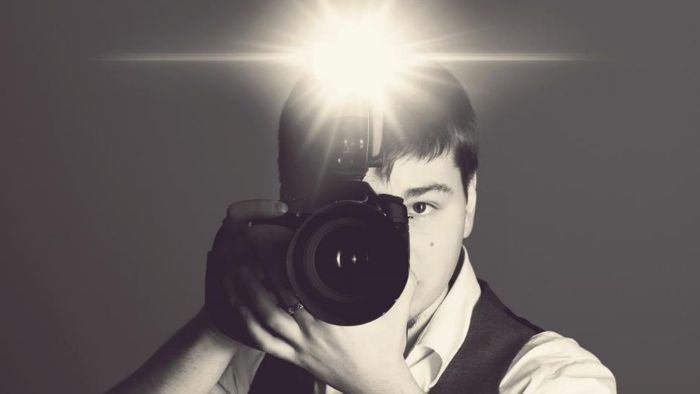 Khi sử dụng đèn flash máy ảnh, ngoài tác dụng cung cấp ánh sáng, bạn cũng cần chú ý đến một số yếu tố để đảm bảo chất lượng ảnh không bị ảnh hưởng.