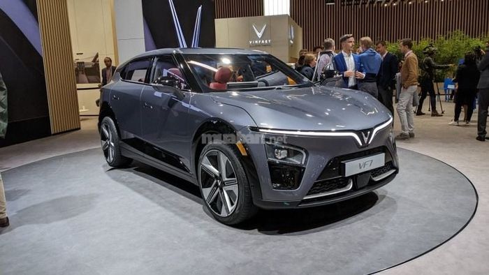 Khám phá giá xe VF7