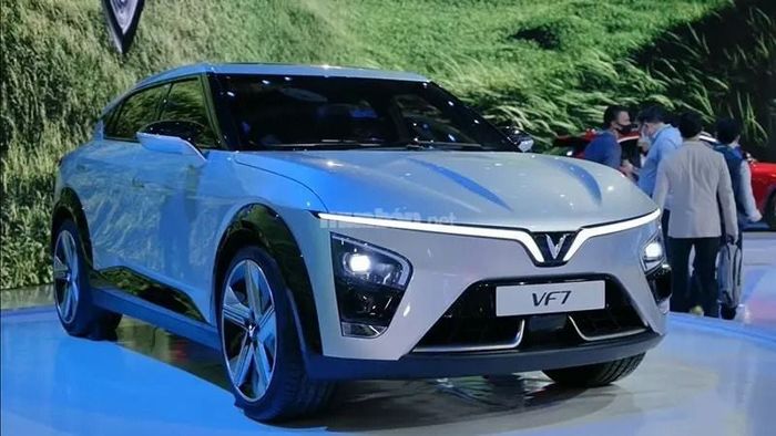 Nóc xe thiết kế thoải