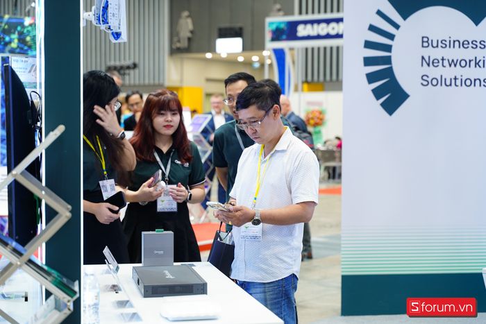 TP-Link khuấy động ICTComm 2025 với bộ sưu tập thiết bị Wi-Fi 7 chính hãng