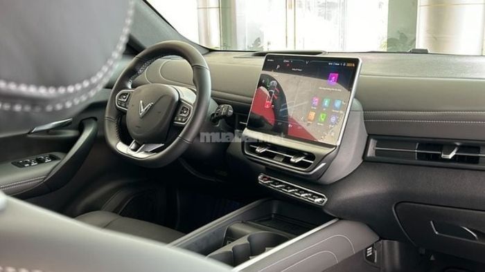 Vô lăng với thiết kế D-cut thể thao