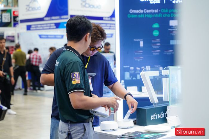 TP-Link làm chấn động ICTComm 2025 với bộ sưu tập thiết bị Wi-Fi 7 chính hãng