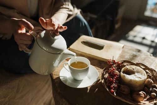 Nước chiêu dụ tài lộc