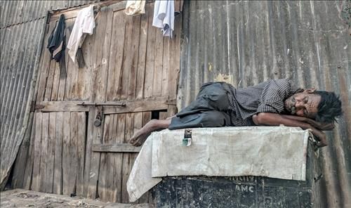 bí quyết thoát nghèo