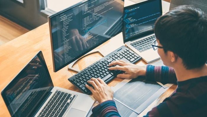 Trau dồi kiến thức về hệ điều hành, hosting và cơ sở dữ liệu